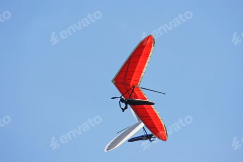 Preview: Hang Gliders Flying