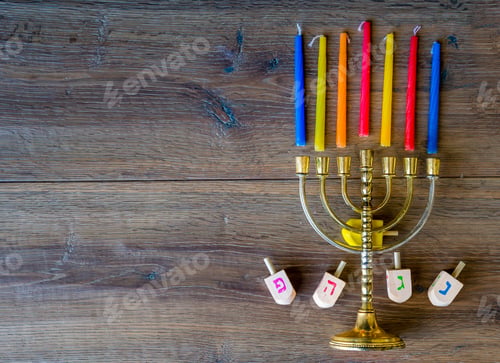 Preview: Hanuka Menorah With Candles And Wood Dreidels.