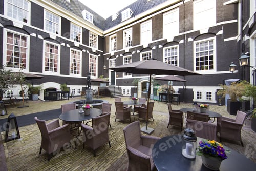 Preview: Fountain, Statue And Courtyard Of 17Th Century Building