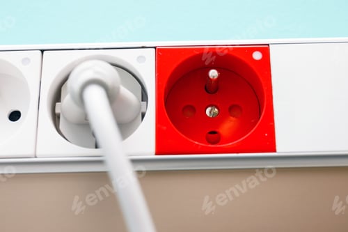 Visualização: Plugue elétrico em um soquete