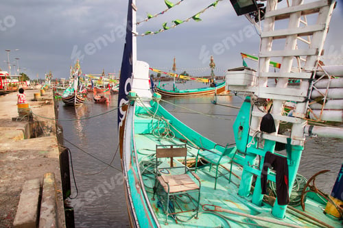 Preview: Brightly Colored And Traditional Fishing Boats Moored In An Indonesian Port, Relaxed Sitting Little