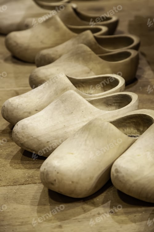 Preview: Dutch Clogs Craftsmen, Manufacture Of Traditional Footwear For The Field