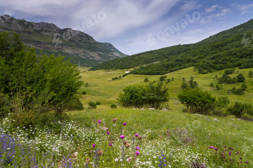 Vista previa: Scenic Landscape View In Albanian Mountain, Lure National Park.
