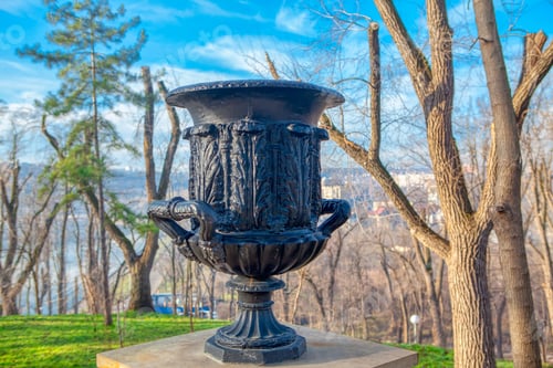 Preview: Big Black Flower Pot In The Park