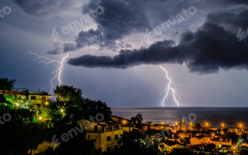 Preview: Lightning Over The Sea, Night Scene