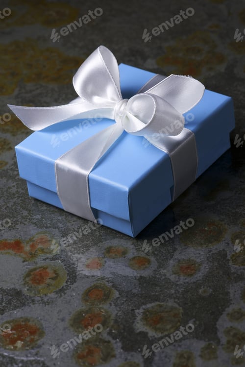 Preview: Luxury Box Tied With A White Ribbon.