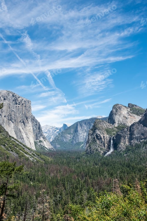 Preview: Half Dame And El Captain. Attractions Of The Yosemite Valley