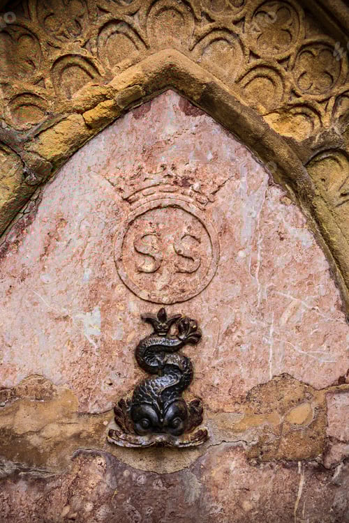 Preview: Small Antique Fountain With Fish Metal Element In San Sebastian, Spain