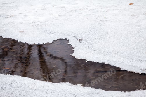 Preview: Winter Landscape In The Park With Lake And Reflection Of The Trees