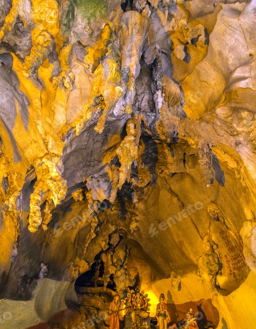 Preview: Batu Caves, Kuala Lumpur - Cave Exterior In A Beautiful Nature Ancient
