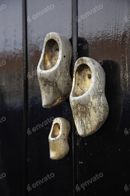 Preview: Dutch Clogs Craftsmen, Manufacture Of Traditional Footwear For The Field