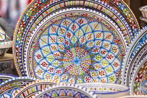 Preview: Bright Ceramic Figured Ware In Ethnic Style On A Show-Window Of Shop