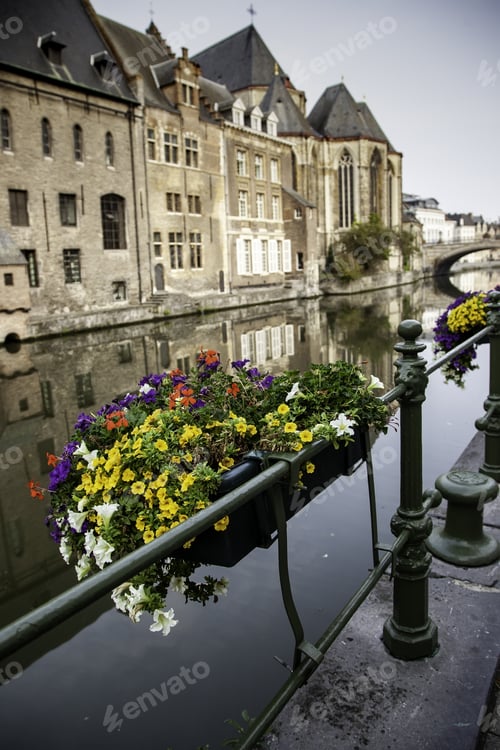 Preview: Old Canal Of The City Of Ghent, Detail Of Tourism, Europe