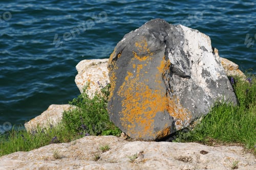 Preview: Lakeshore Boulders