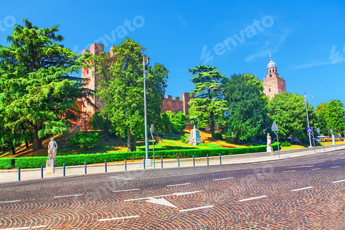 Preview: Statues And Fortress At Main Square In Castelfranco From Italy