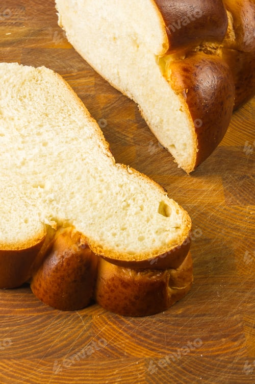 Preview: Chunks Large Braided Loaf On Wooden Background