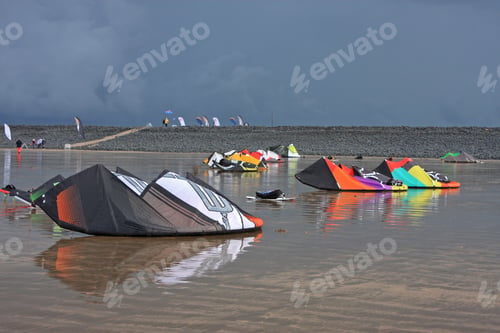 Preview: Power Kites On A Beach