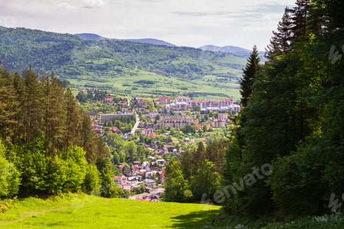 Preview: View On Szczawnica Town In Polish Pieniny Mountains.