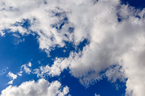 Vorschau: Atemberaubende Wolkenlandschaft