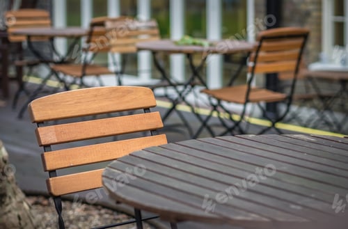 Preview: Empty Table Outside Local Cafã?© In London