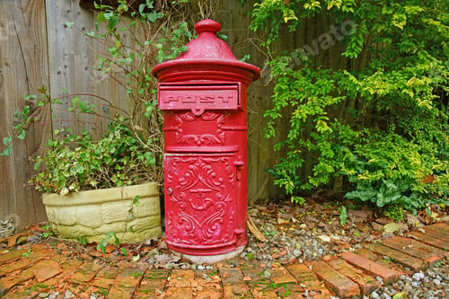 Preview: Single Post Box, England, Uk
