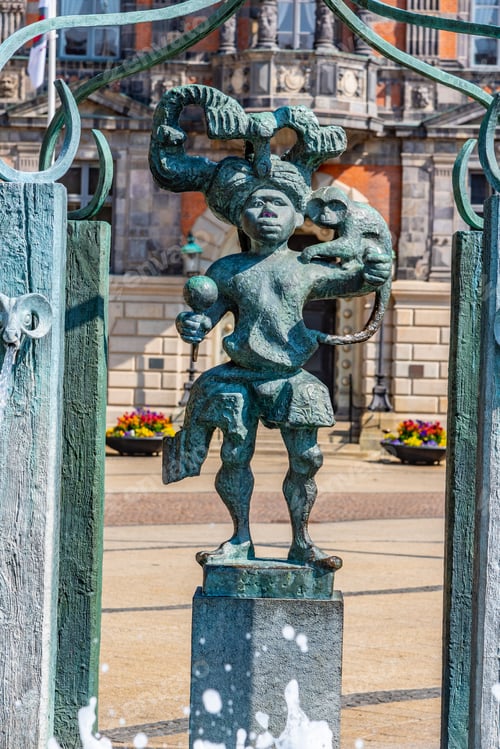 Preview: Fountain In Front Of The Town Hall In Malmo, Sweden