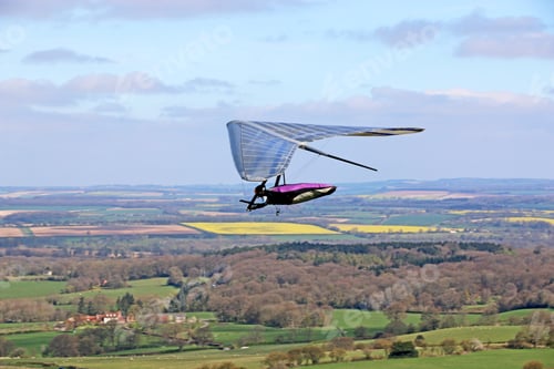 Preview: Hang Glider Flying At Combe Gibbet