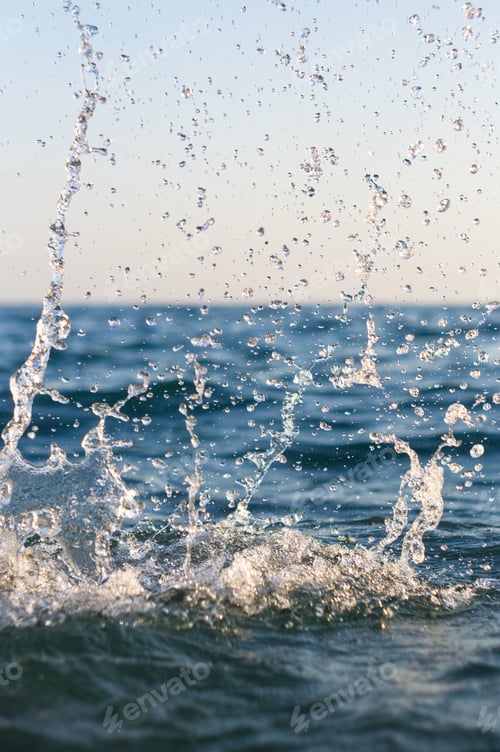 Preview: Large Transparent Splashes Sea Water On A Warm Sunny Day, Close-Up