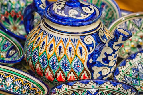 Preview: Traditional Uzbek Plates And Dishes In Uzbekistan, Central Asia. Silk Road Country.Plates With