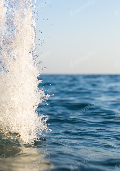 Preview: Large Transparent Splashes Sea Water On A Warm Sunny Day, Close-Up