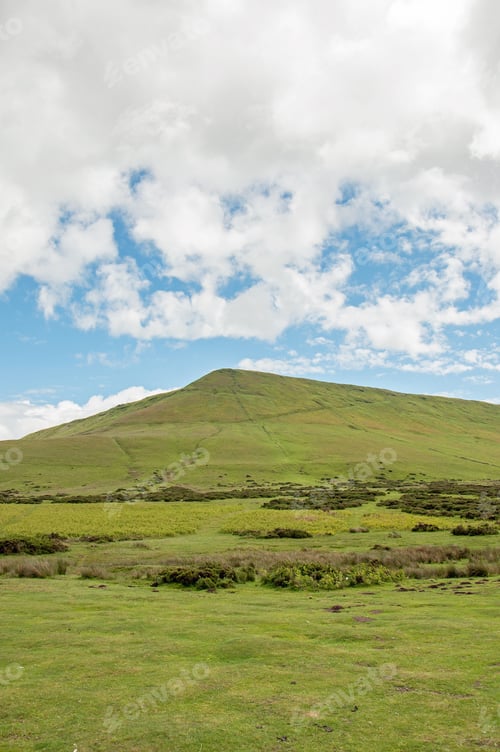 Preview: Hay Bluff And The Black Mountains Of The Brecon Beacons In England And Wales.