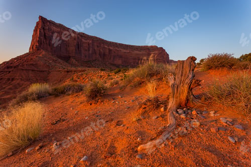 Preview: View On Formations At Sunrise In Navajo Park Of Monument Valley. Arizona, Usa