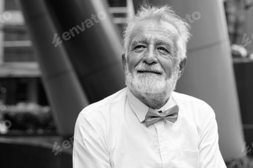 Preview: Handsome Bearded Senior Tourist Man Exploring The City In Black And White