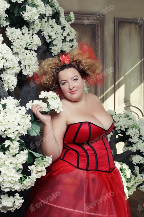 Preview: Funny Queen In Red Dress With Corset