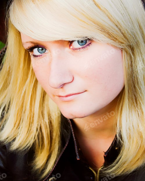 Visualização: Beautiful Blond Girl