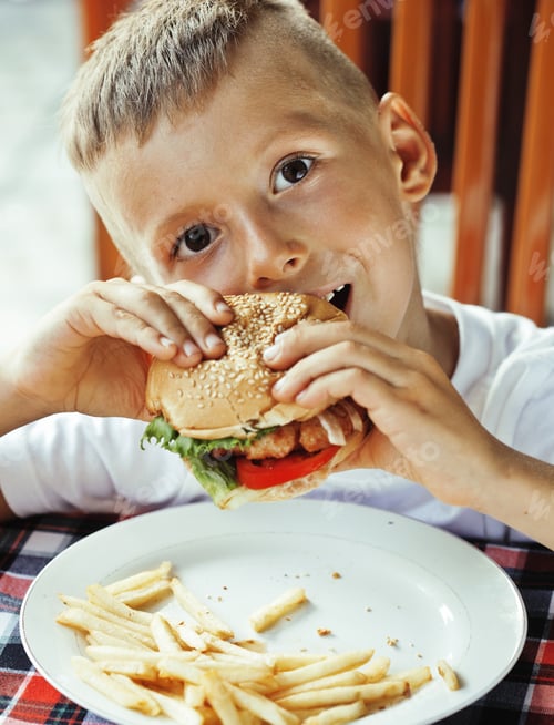 Preview: Little Cute Boy 6 Years Old With Hamburger And French Fries Maki