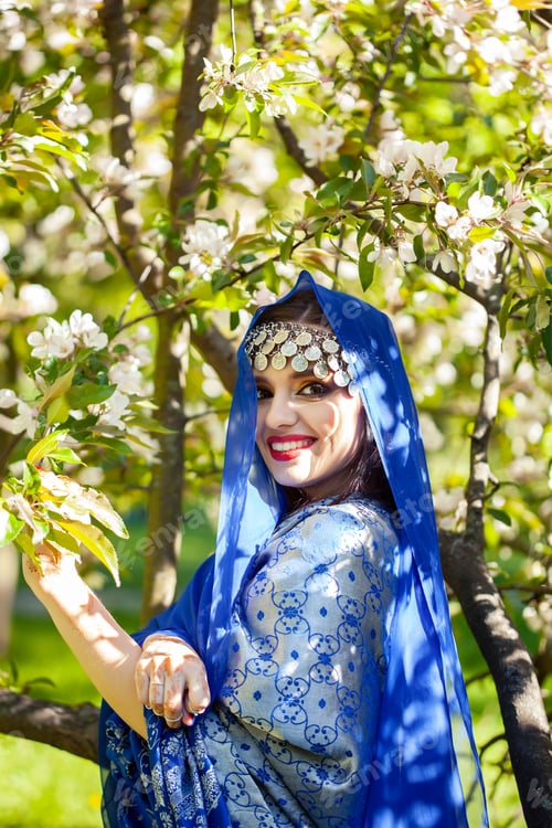 Preview: Young Pretty Indian Girl In Jewelry And Veil Posing Cheerful Happy Smiling In Green Park, Lifestyle