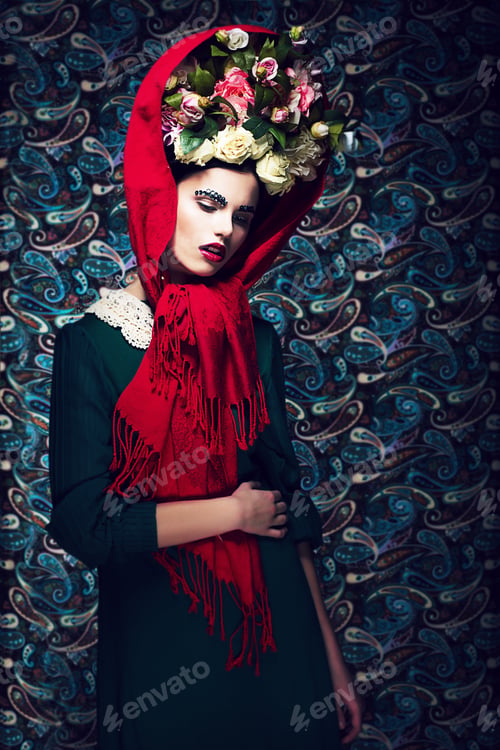 Preview: Elegance. Graceful Lady In Purple Wrap And Wreath Of Flowers. Neatness