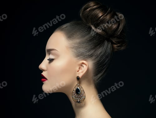 Preview: Beautiful Brunette Woman With Bright Make-Up And Jewelry Earrings Smiling Close-Up. Red Lips And