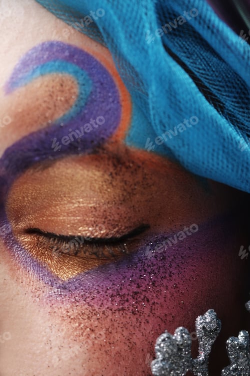 Preview: Macro Close-Up Of Beautiful Female Eye With Bright Creative Make-Up