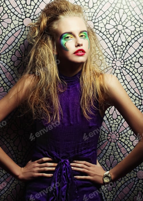 Preview: Bright Make Up And Bright Colore Of Eyeshadow