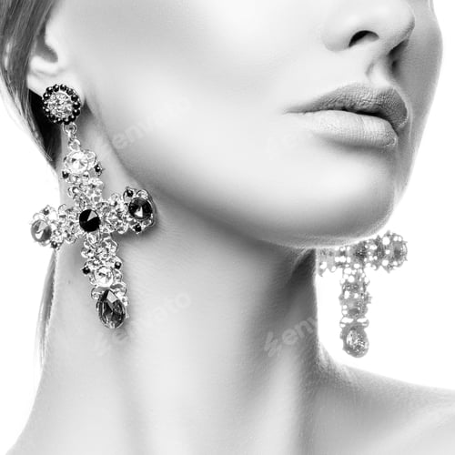 Preview: Beauty Face Partial, Close-Up, Perfect Skin, Natural Makeup, Jewelry Earrings Crosees, Luxury