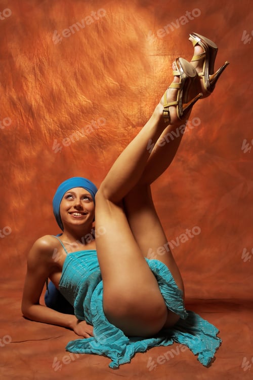 Preview: Classical Pin-Up Image Of Beautiful Woman In Blue Dress