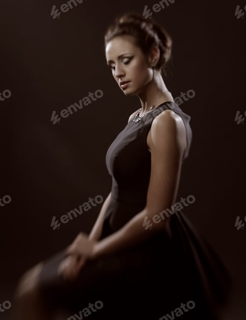 Preview: Romantic Beauty.Vintage Styled.Studio Shot.