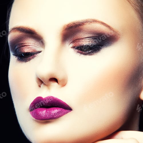 Preview: Close-Up Fashion Model Woman Bright Make-Up Eyes, Smoky Eye Shadow. Beauty Girl With Clean Skin