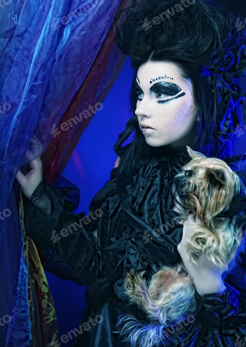 Preview: Elegant Dark Queen With Little Dog