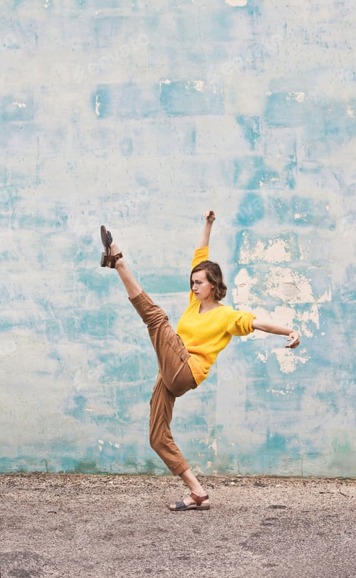 Preview: Passionate Dancer In The Street