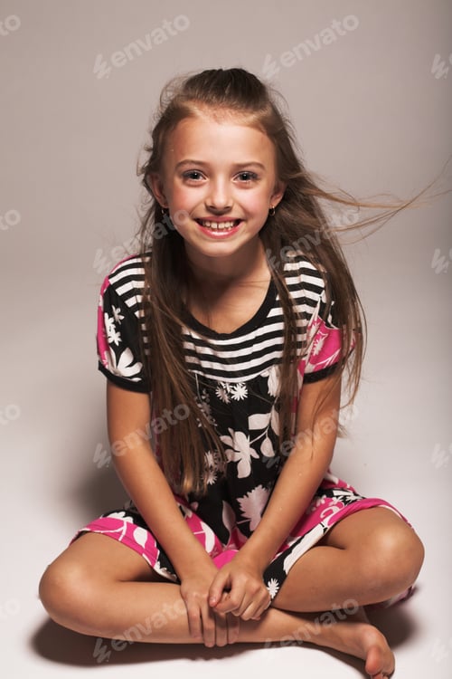 Preview: Pretty Little Girl