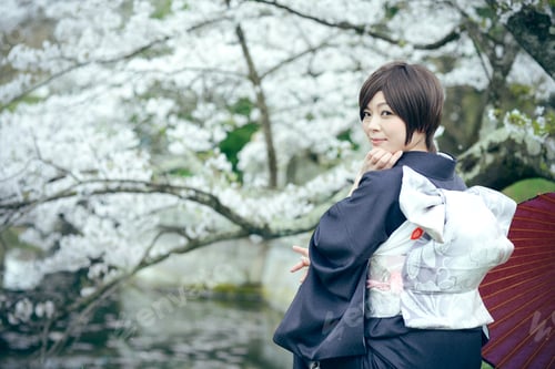 Preview: Kimono Woman