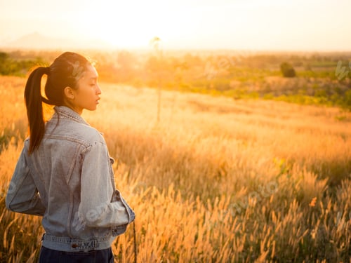 Preview: Free Happy Woman Enjoying Nature. Beauty Girl Outdoor.